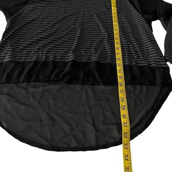 Seven7 Blouse Women's Large High Low Hem Gray Black  Sheer Sleeves Stripes - Picture 7 of 8